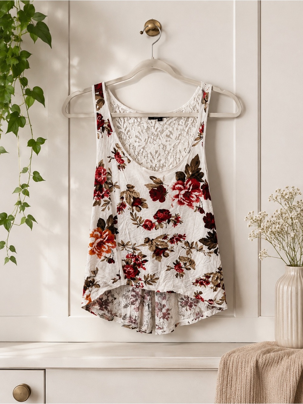 Ambiance White Floral Lace-Back Tank with Red & Brown Blooms